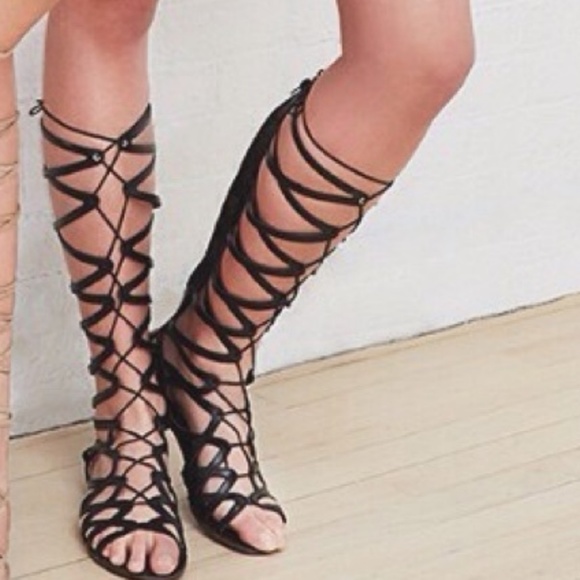 Steve Madden Shoes - HERCULES GLADIATOR SANDALS IN BLACK